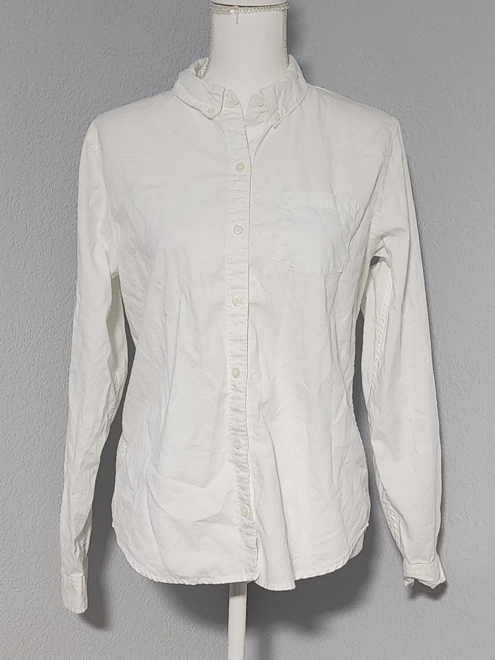 Y2K Universal Thread 100% Cotton White Button Up Camden Dress Shirt Size Medium